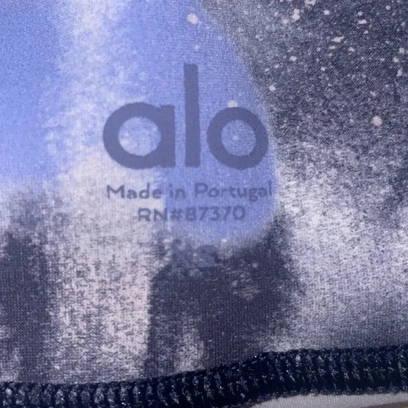 Alo Yoga Women’s XS Vapor High-Waist Graffiti Tie Dye Legging - Multi - Picture 4 of 8